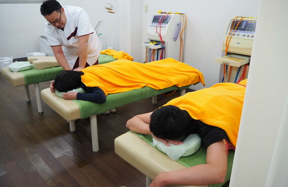 『足の痛み、しびれ』は【かぼす接骨院】にお任せください